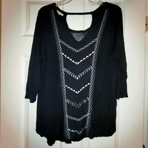 Black 3/4 sleeved top